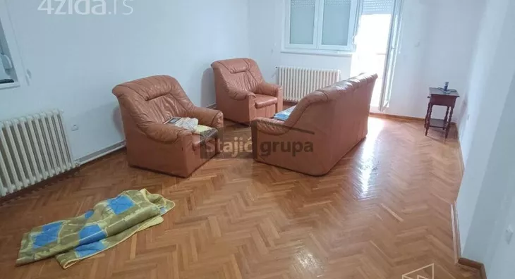 Četvoroiposoban stan | 4zida
