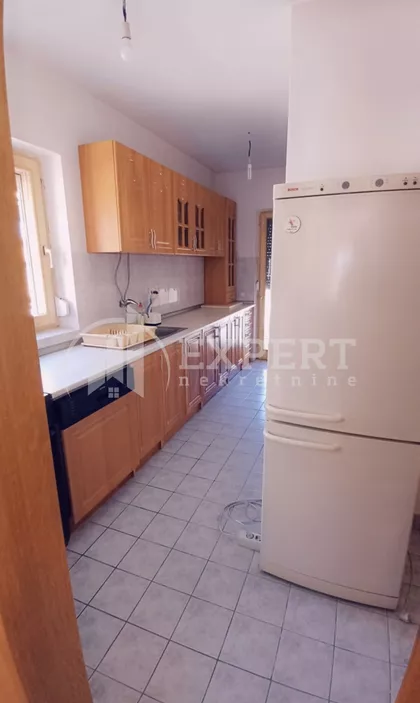 Janisa Janulisa | 4zida.rs