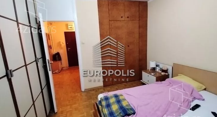 Četvoroiposoban stan | 4zida