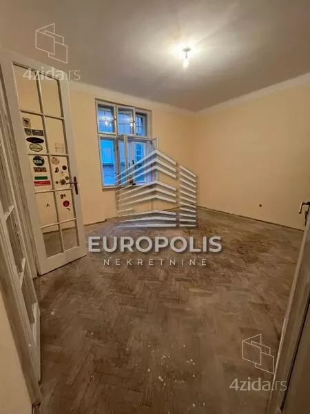Četvoroiposoban stan | 4zida