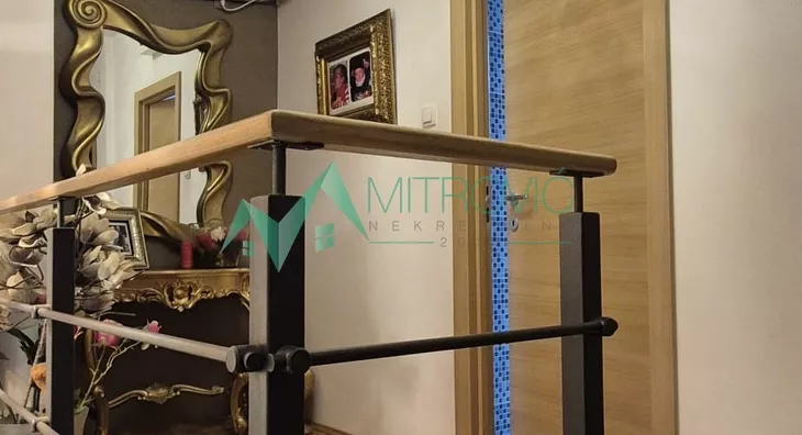 Četvoroiposoban stan | 4zida