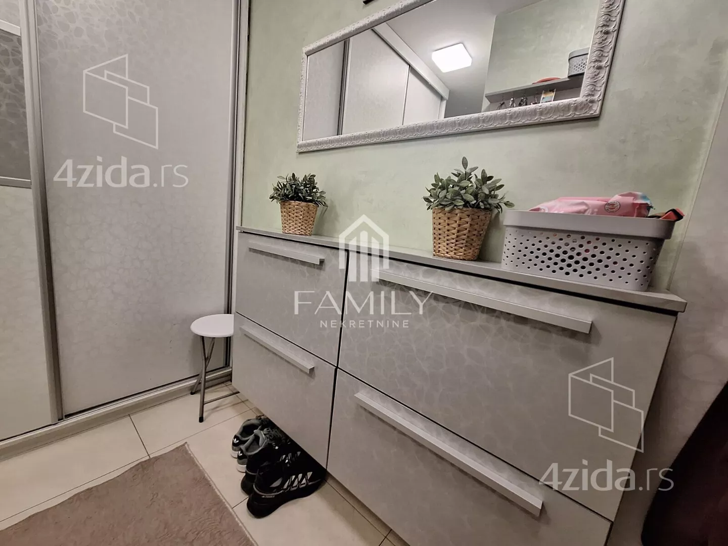 Četvorosoban stan | 4zida