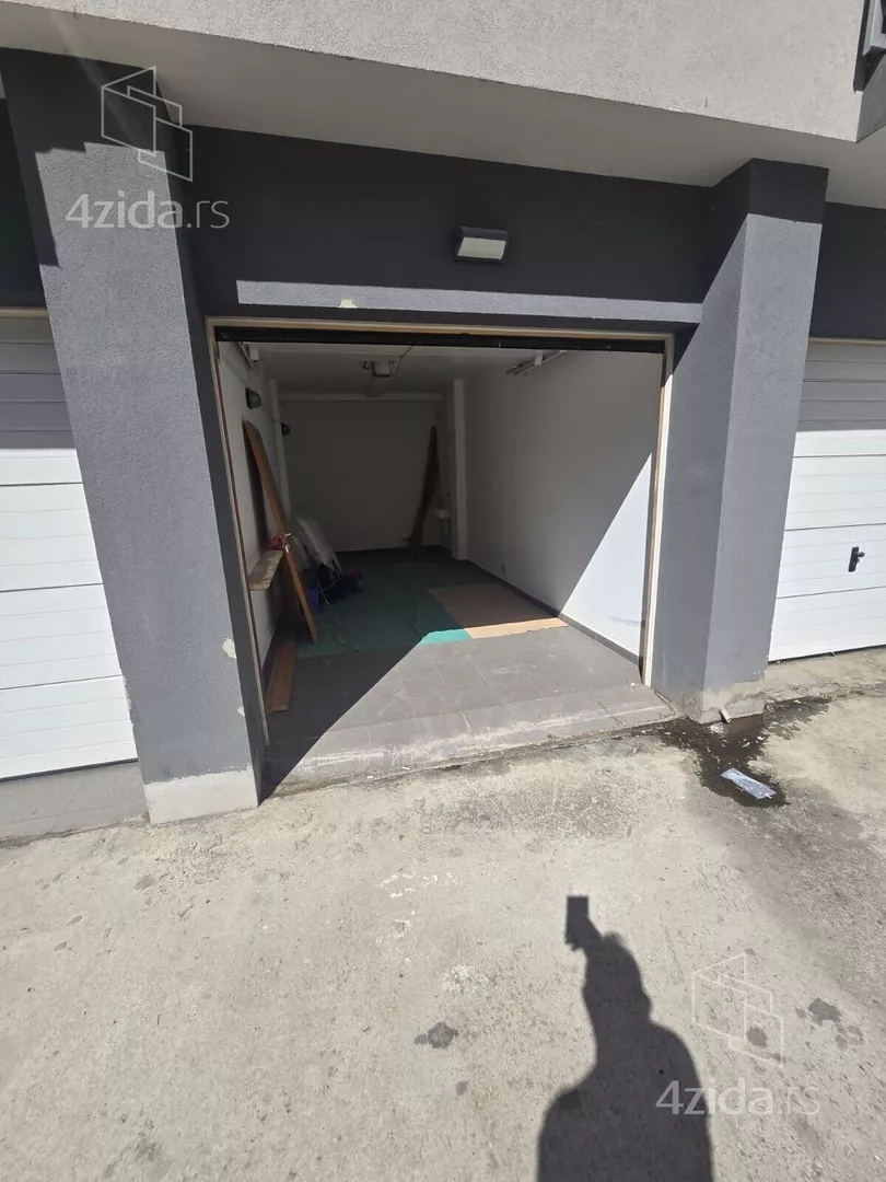 Parking | 4zida