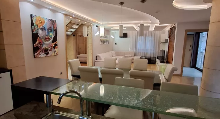 Šestosoban stan | 4zida