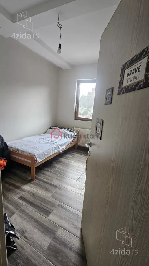 Petosoban stan | 4zida