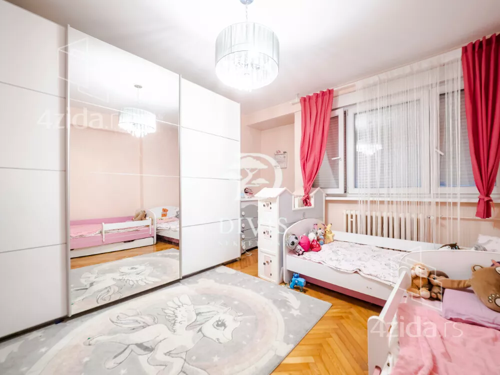 Troiposoban stan | 4zida