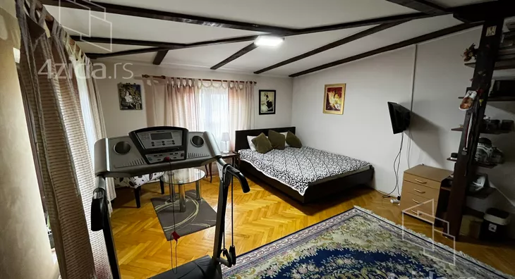 Šestosoban stan | 4zida