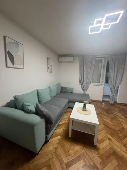 Puškinova 13 | 4zida.rs