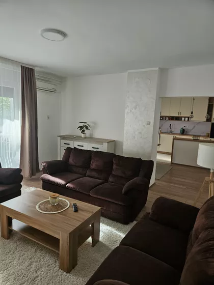 Braće Savića 48 | 4zida.rs