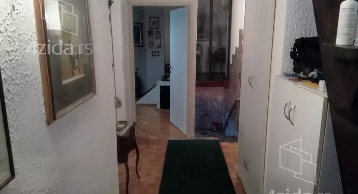 Četvoroiposoban stan | 4zida