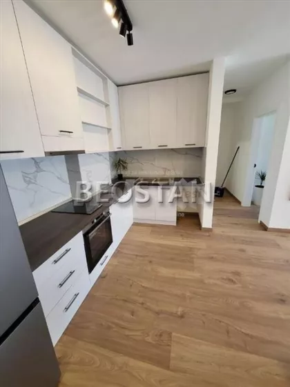 Cara Dusana | 4zida.rs