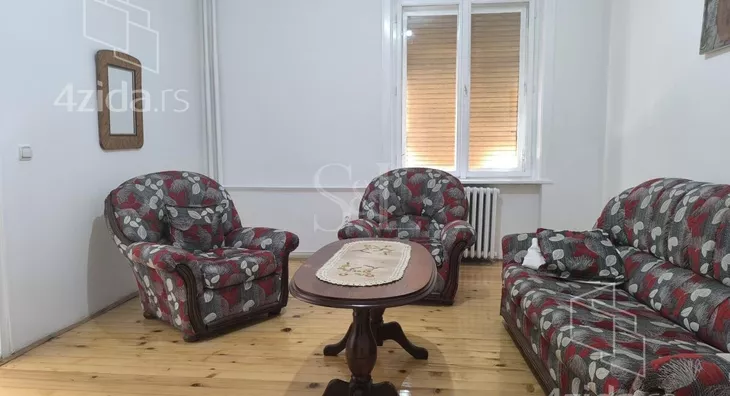 Šestosoban stan | 4zida