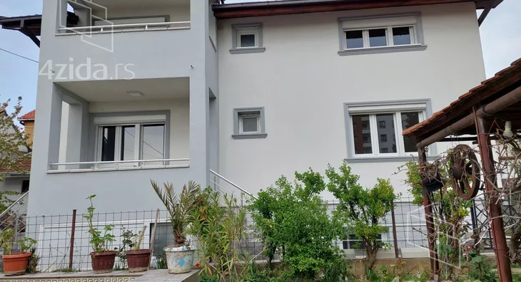 3-etažna kuća | 4zida