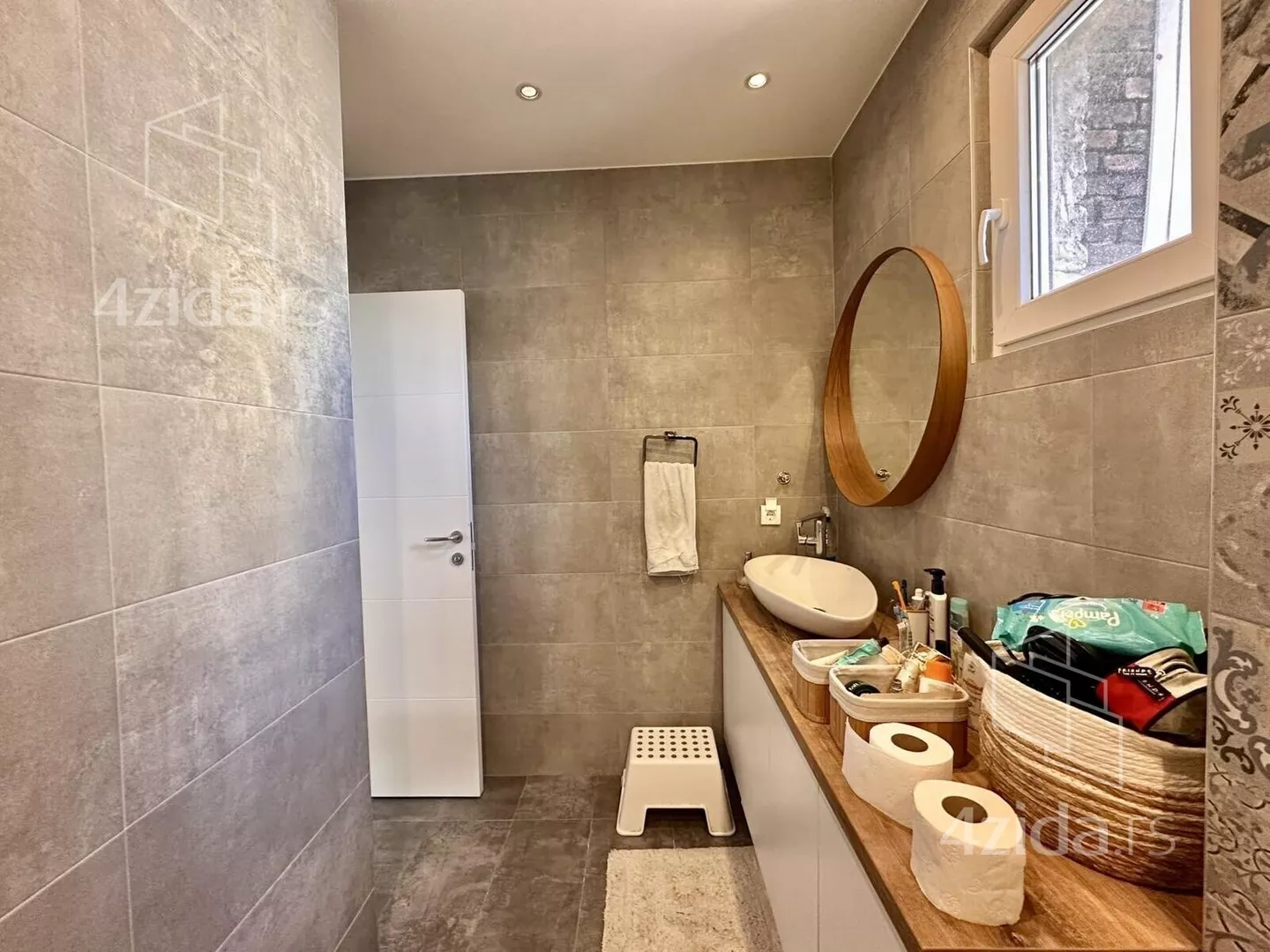 Petosoban stan | 4zida