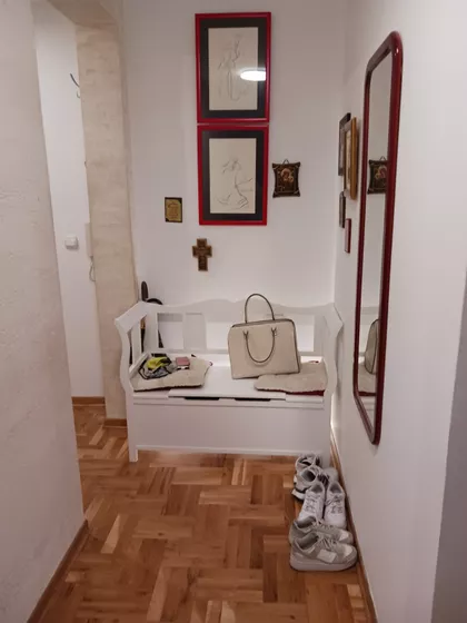 SLIKARSKA | 4zida.rs