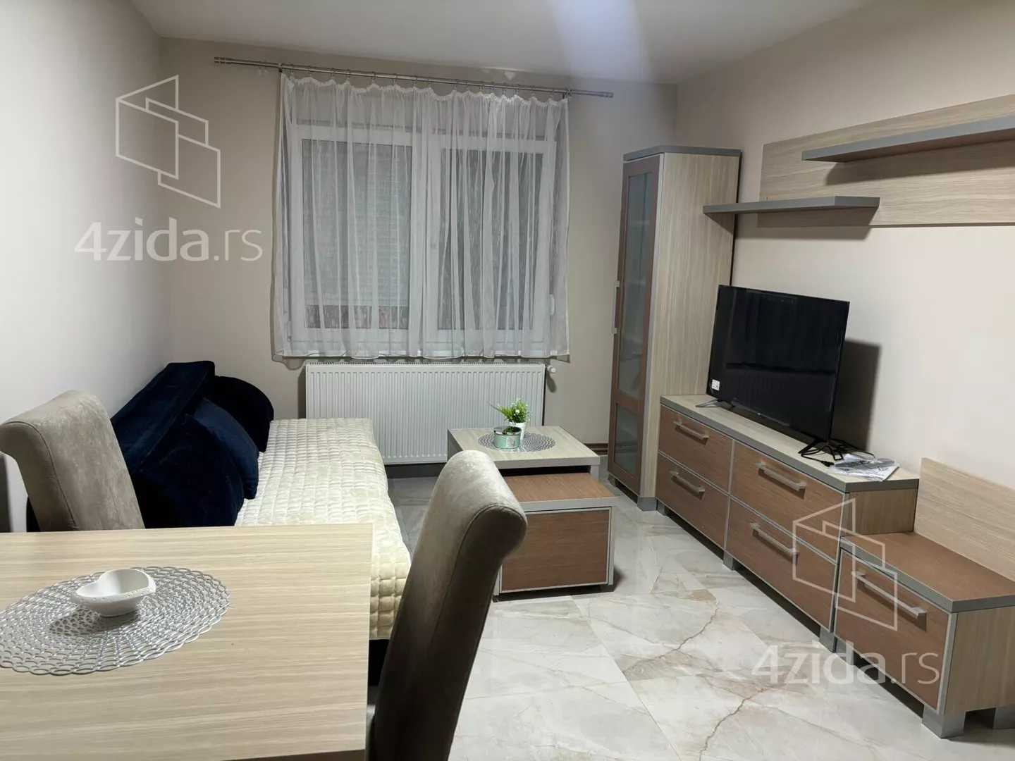 Jednoiposoban stan | 4zida