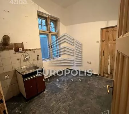 Četvoroiposoban stan | 4zida