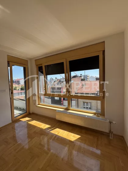 Prvomajska | 4zida.rs