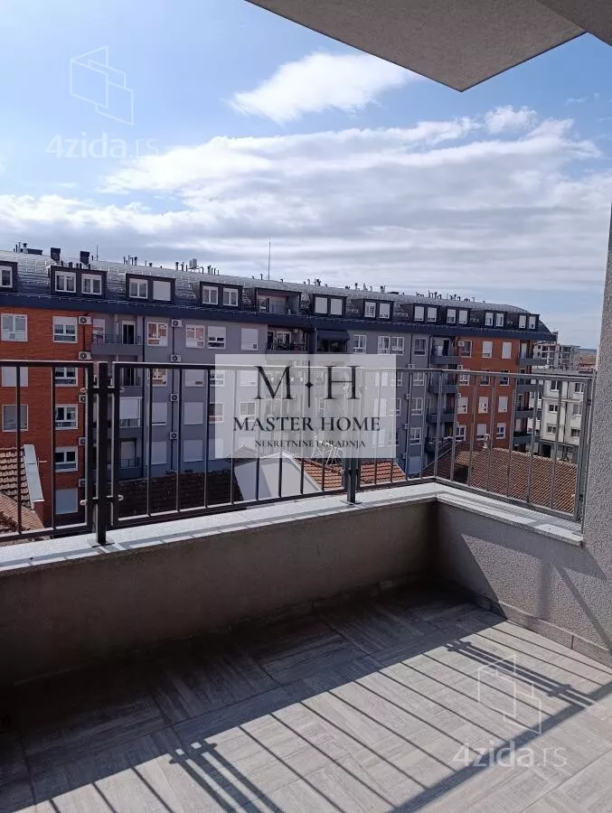 Petosoban stan | 4zida