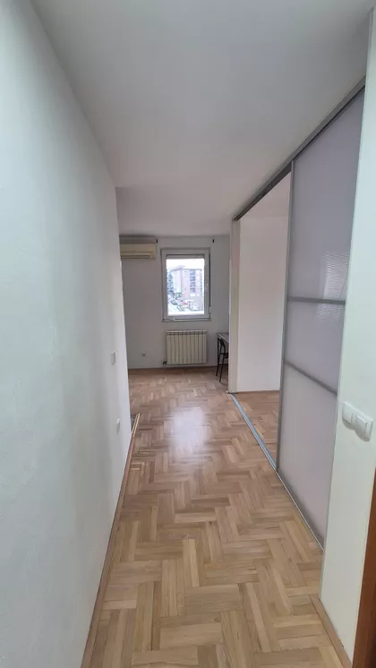 Vojvode Vlahovića 35v | 4zida.rs