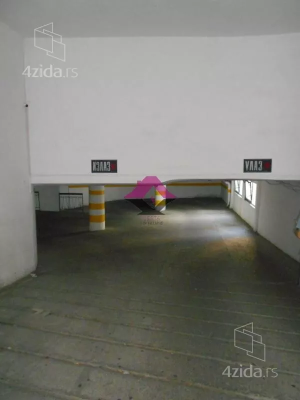 Garaža | 4zida