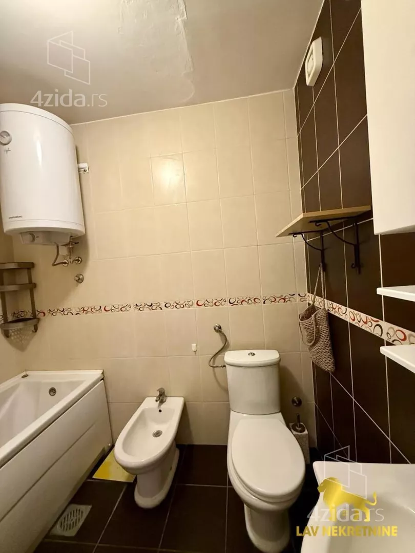 Troiposoban stan | 4zida