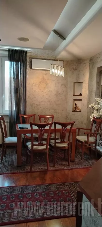 TRG REPUBLIKE | 4zida.rs