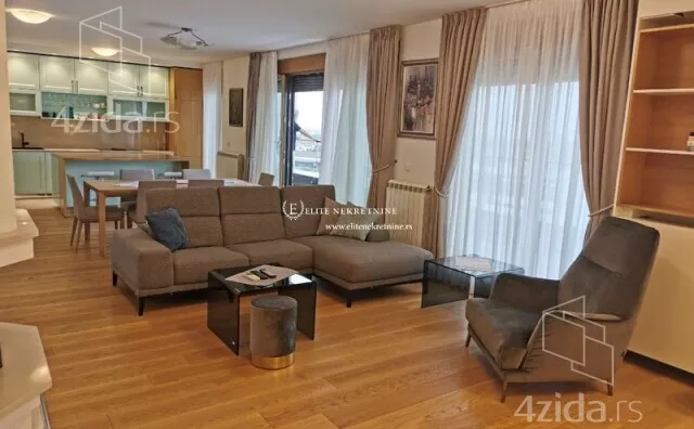 Četvoroiposoban stan | 4zida