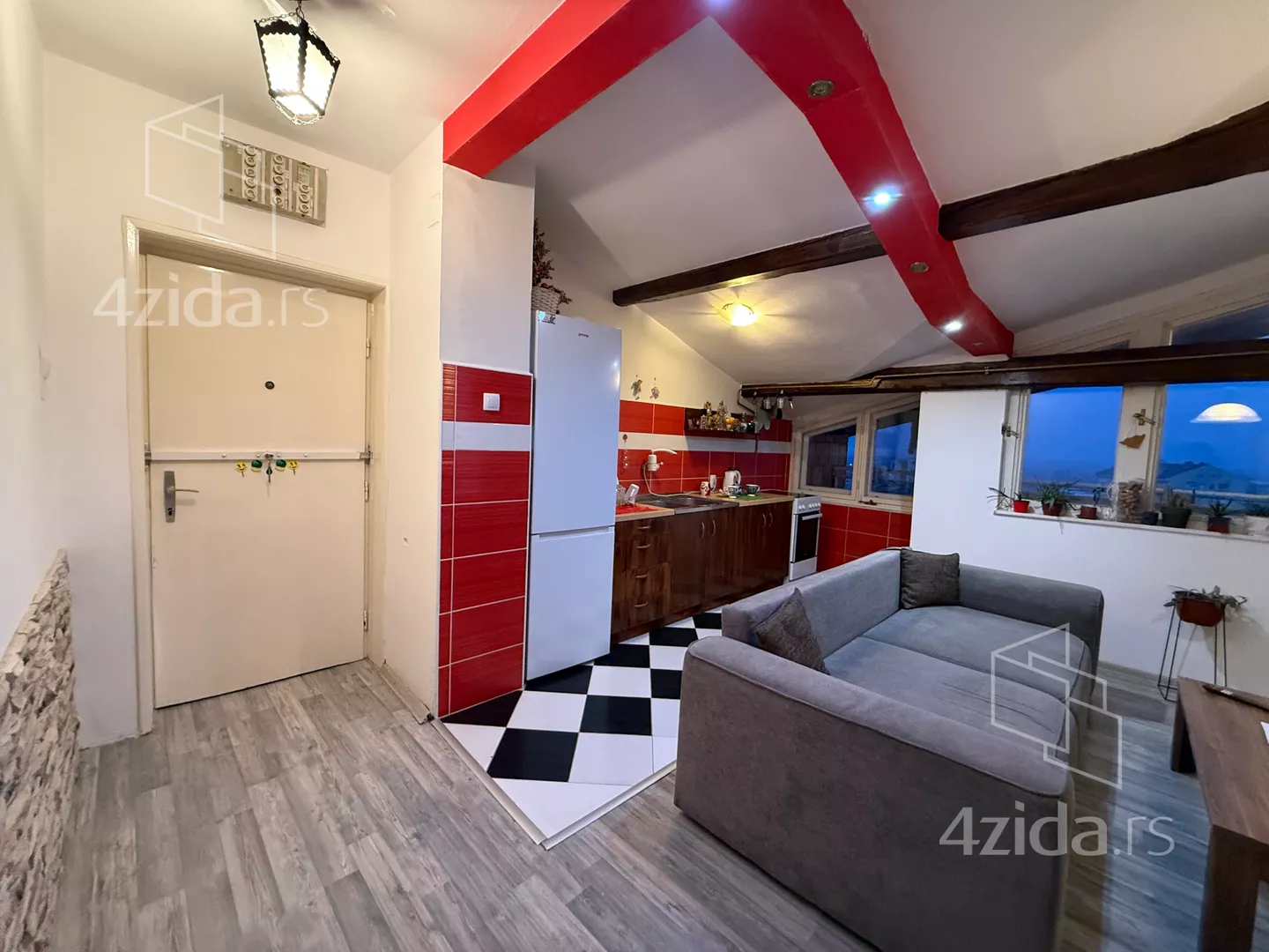 Dvoiposoban stan | 4zida