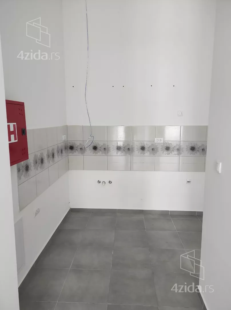 Lokal | 4zida