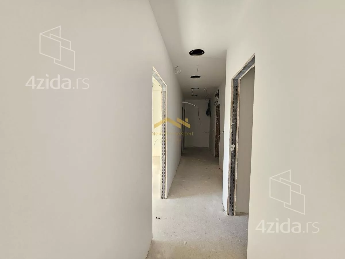 Lokal | 4zida
