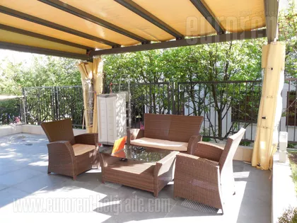 DEDINJE BELI DVOR | 4zida.rs