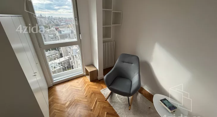 Četvoroiposoban stan | 4zida