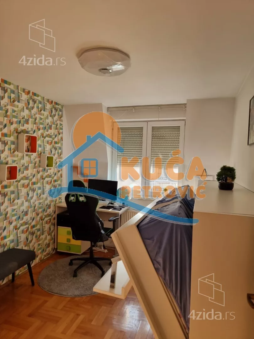 Troiposoban stan | 4zida