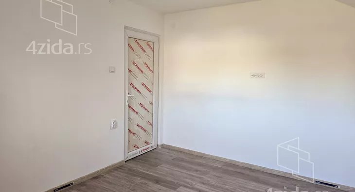 Šestosoban stan | 4zida