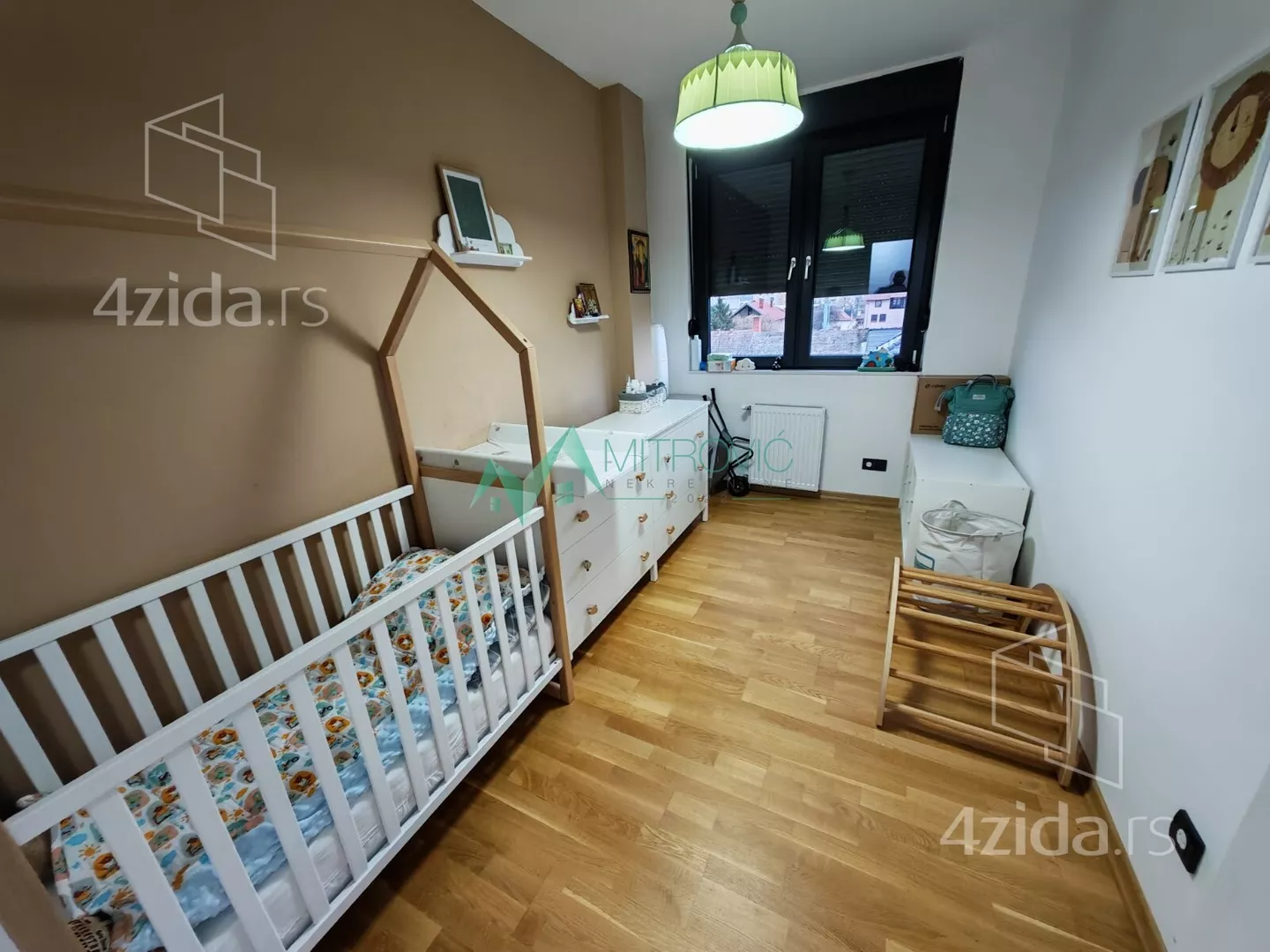 Troiposoban stan | 4zida