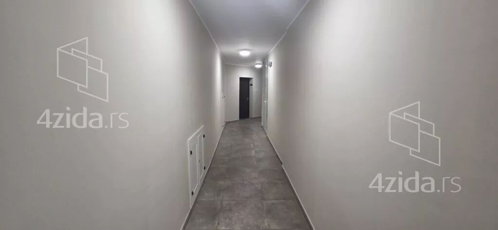 Šestosoban stan | 4zida