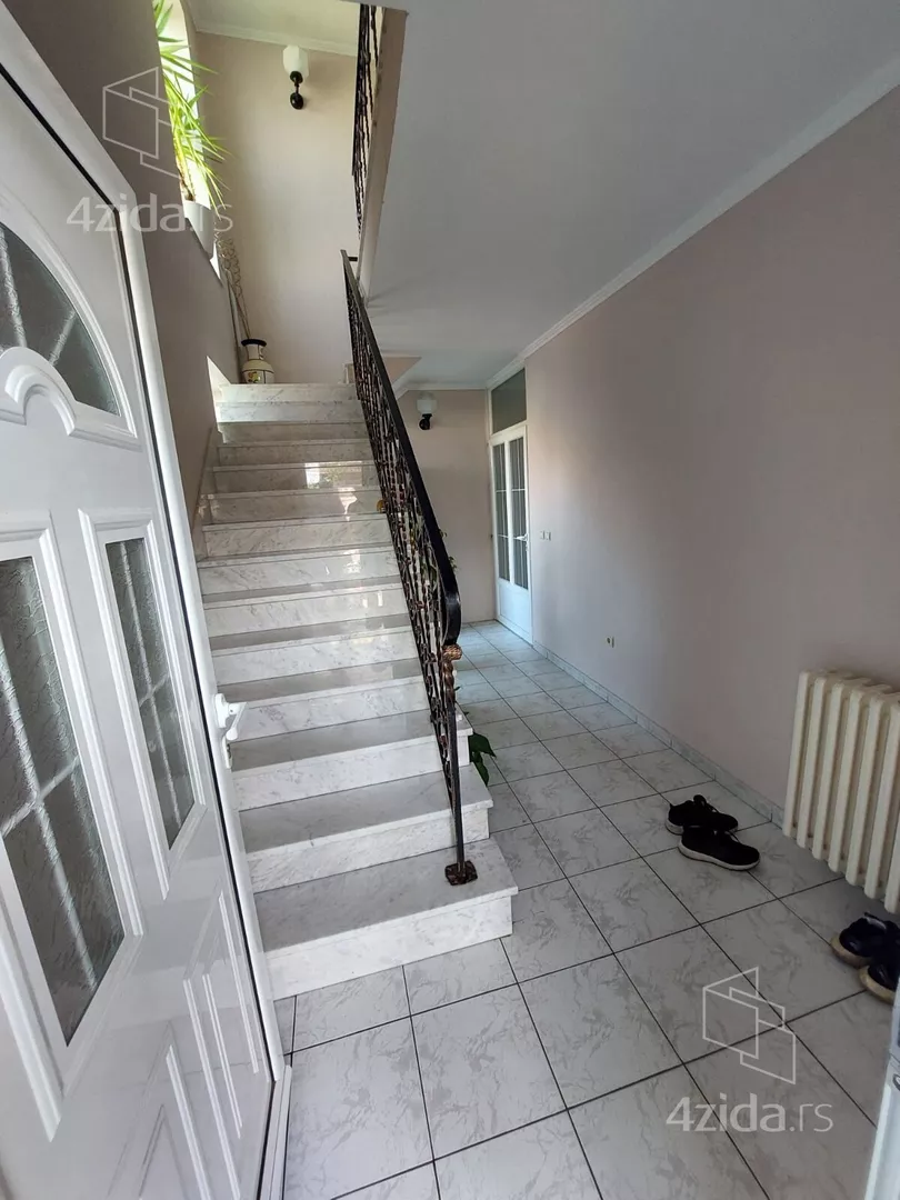 3-etažna kuća | 4zida