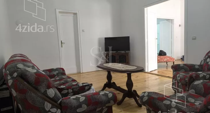 Šestosoban stan | 4zida