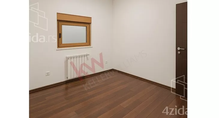 Šestosoban stan | 4zida