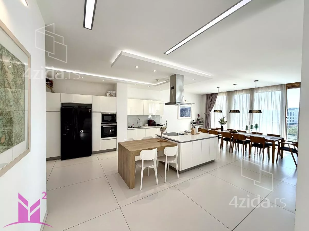 Sedmosoban stan | 4zida