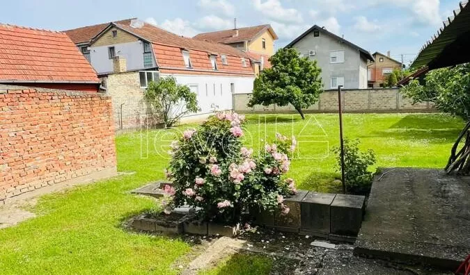 Plac | 4zida
