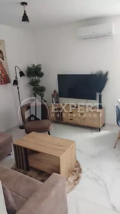 Cara Dušana | 4zida.rs