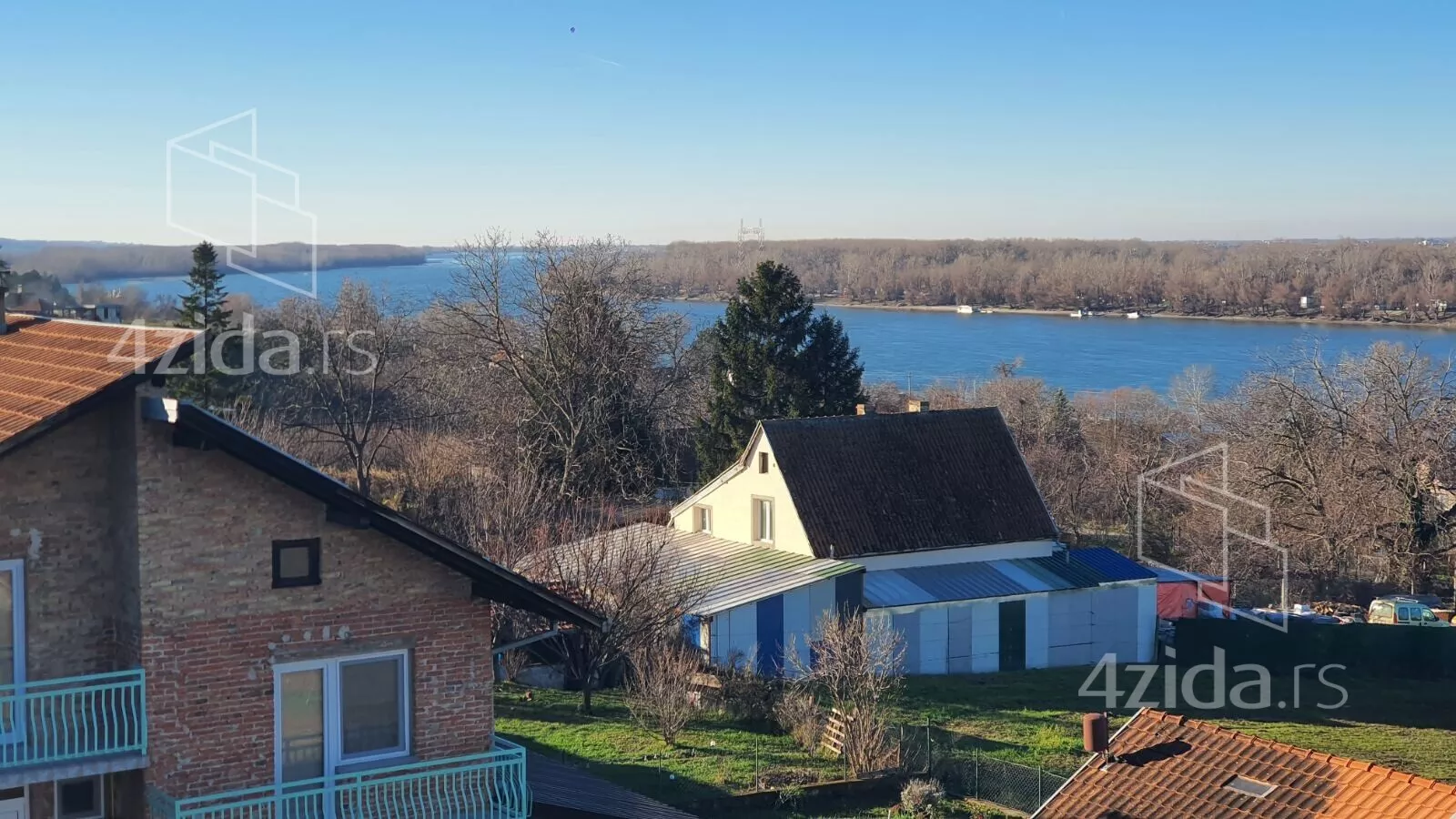 Četvoroiposoban stan | 4zida