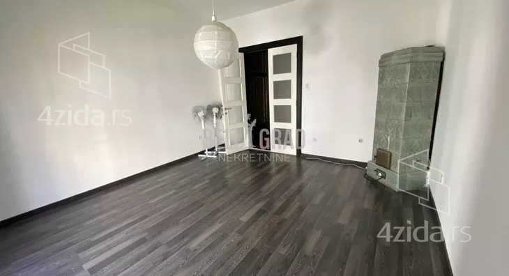 Šestosoban stan | 4zida