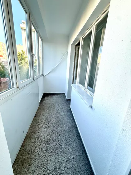 Dvadesetsedmog Marta | 4zida.rs