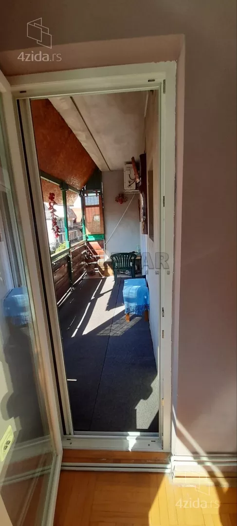 Troiposoban stan | 4zida