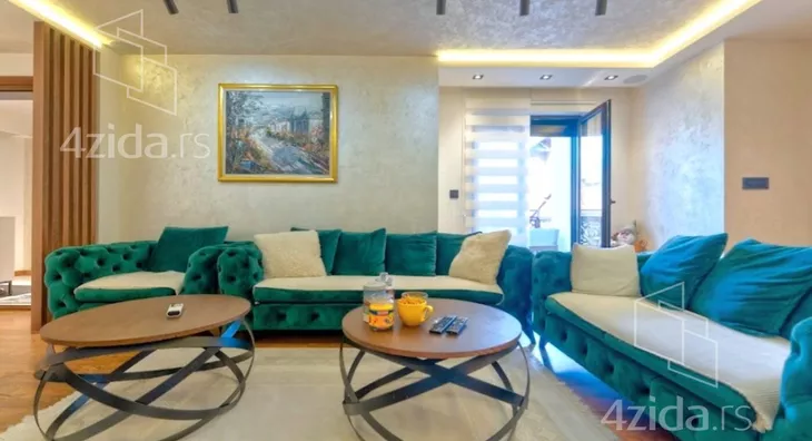 Šestosoban stan | 4zida