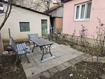 Bana Ivaniša | 4zida.rs