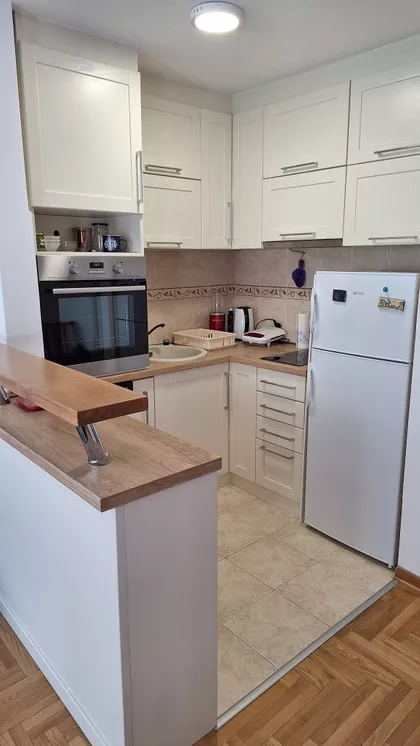 Golsvordijeva 6 | 4zida.rs